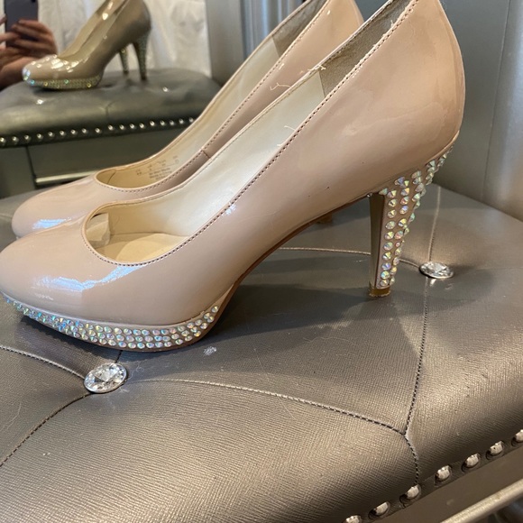 Heels - Picture 3 of 3